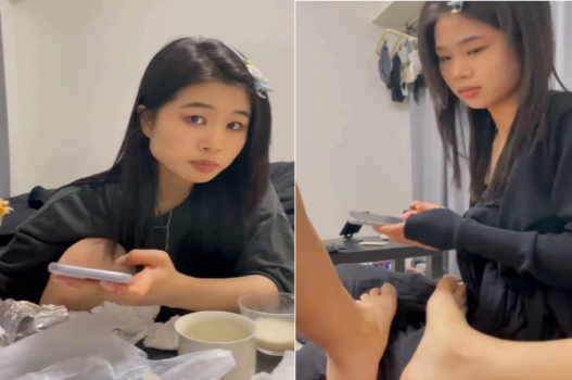 Thấy con ciu lại cười toe toét